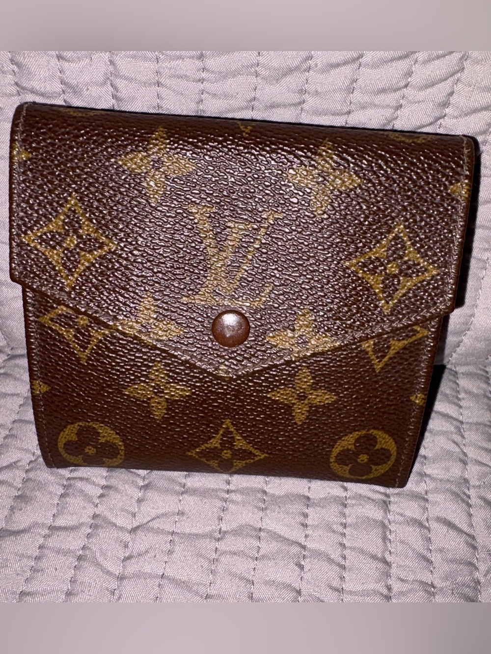 LV LOUIS VUITTON, DOUBLE-SIDED, MONOGRAM, WALLET, COMPACT WALLET BEAUTIFUL!